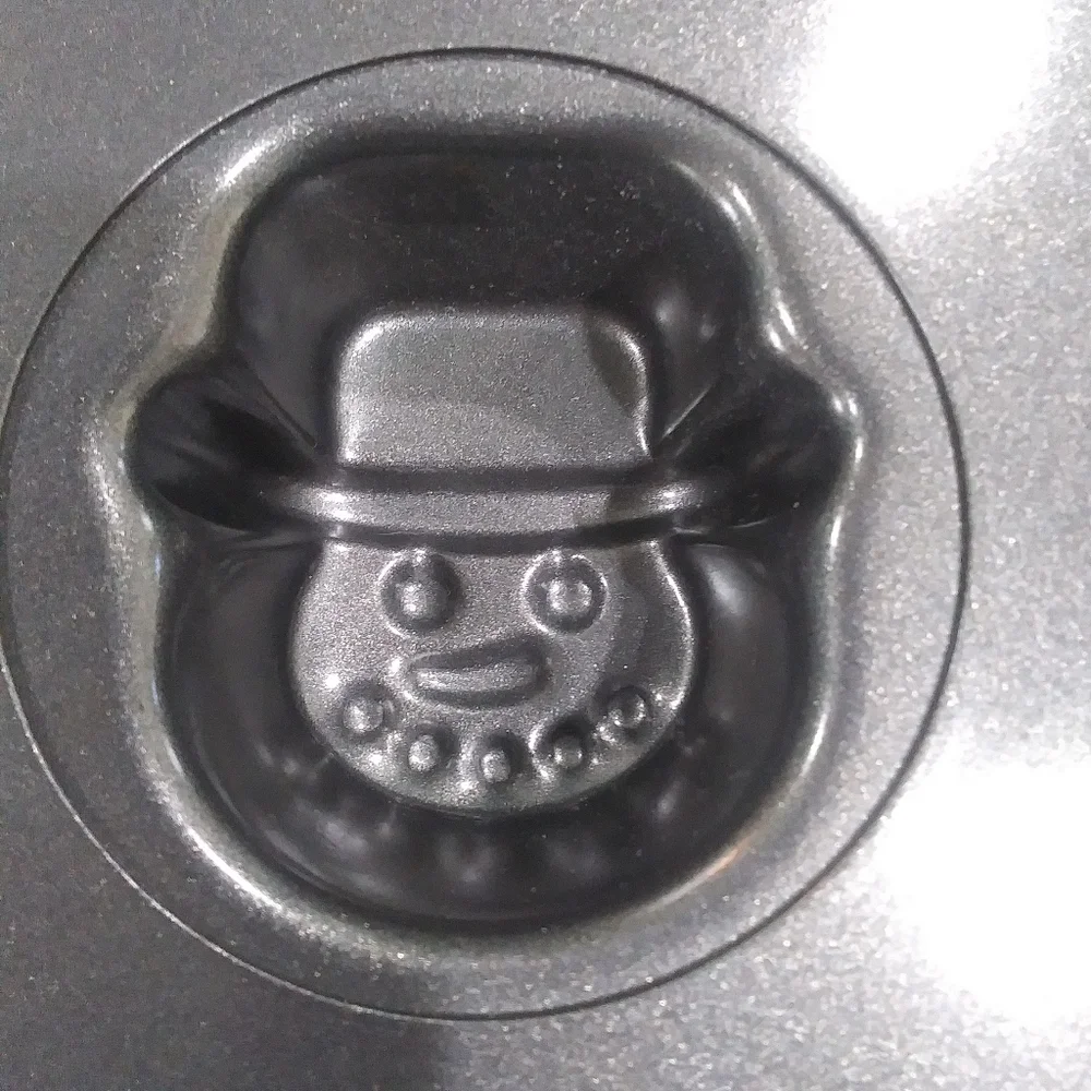 Wilton Mini Snowman and Mitten Pan